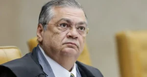 VEJA OS PRINCIPAIS PONTOS E “RECADOS” DA DECISÃO DE DINO PARA REINTEGRAR ANDREI À DIREÇÃO DA PF